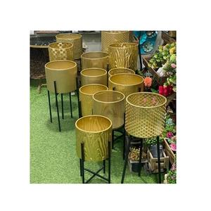 Juego de macetas de flores de forma Rectangular de diseño elegante de 2 macetas de Metal de diferentes tamaños con soporte de hierro para decoración del hogar - Product Image 6