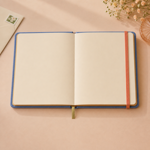 Journal personnalisé LABON « <span class=keywords><strong>Lettre</strong></span> d'amour » – Couverture rigide en tissu bleu, dorure à chaud, <span class=keywords><strong>enveloppe</strong></span>, tampon cœur, étoiles, bords dorés, ruban vert corail - Product Image 2