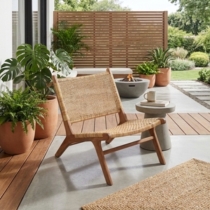 Chaise longue de jardin moderne en teck naturel, imperméable et durable, avec assise en sangle tressée pour terrasse et patio, décoration artistique - Product Image 3