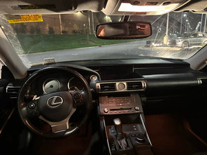 Lexus IS 200t Turbo Premium AWD d'occasion propre de 2016 - Product Image 5