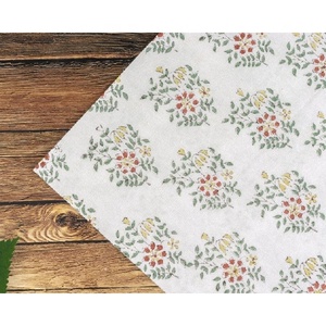 Cubierta de mesa de algodón hecha a mano india y servilletas Juego de 6 piezas Bloque de mano reutilizable Diseño de flores impresas para uso doméstico - Product Image 4