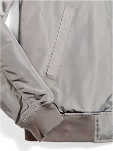 Chaqueta Bomber con Logotipo Bordado Estilo Urbano OEM, Cuello Redondo, Cremallera, Talla Grande, Impermeable, Vintage, de Seda/Algodón, con Parches, para Hombre - Product Image 4