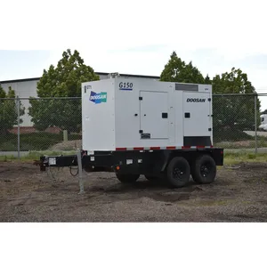 Groupe électrogène diesel industriel de 124 kW avec sélecteur de tension, remorquable, pour usage commercial de secours - Product Image 1
