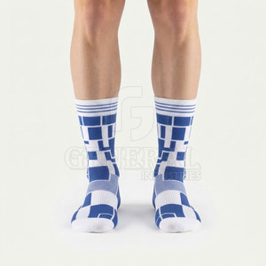 Professional Men <b>Winter</b> Cycling MTB <b>Socks</b> Lightweight Eco-Friendly Spandex/Polyester Breathable Stretch Custom Cycling Gear - Product Image 3
