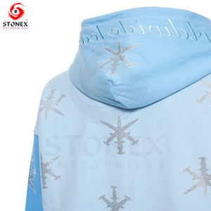 Ensemble de survêtement d'hiver personnalisé noir à strass pour homme, deux pièces : sweat à capuche et pantalon de survêtement évasé - Product Image 3