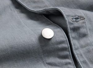 Veste en jean d'hiver de couleur unie d'approvisionnement d'usine OEM pour hommes Vestes de jean d'équitation avec logo personnalisé de marque de qualité avec un design durable - Product Image 6