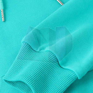 Sudadera con Capucha Moderna para Hombre, con Textura Ligera y Corte Moderno, Ideal para Usar en Capas o Sola en Situaciones Cotidianas - Product Image 5