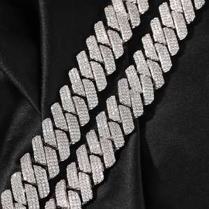 Collar de cadena para hombres pesados para moda Hip Hop en color dorado y diseño sólido - Product Image 2