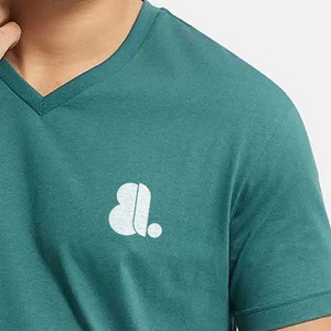 เสื้อยืดคอวีสำหรับผู้ชายเสื้อแขนสั้นผ้าคอตตอน100% คอวีสีพื้น - Product Image 4