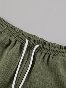 Conjunto de dos piezas de ropa de calle de verano para hombre de estilo urbano, camisa con patrón de rayas, pantalones cortos, traje combinado, logotipo de colores personalizados 100% - Product Image 5