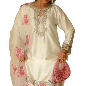 Nouvelle collection 2026 : Magnifique ensemble Kurti et pantalon en soie Georgette épaisse, longueur genou, avec dupatta, idéal pour les fêtes, prix de gros. - Product Image 1