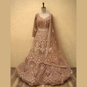 Dernier Lehenga Gold Party avec broderie à paillettes et battements ultra lourds, accentué par un gland artisanal de l'Inde en gros - Product Image 2