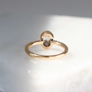 Bague de fiançailles sertie de diamants de laboratoire, taille ovale 1,58 ct, diamants de laboratoire sel et poivre, bague de mariage pour femme F - Product Image 3