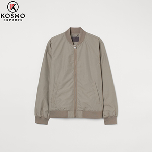 เสื้อแจ็คเก็ตบอมเบอร์มีฮู้ดคุณภาพสูง สกรีนโลโก้ได้ตามต้องการ กันน้ำ ระบายอากาศได้ดี เหมาะสำหรับฤดูหนาว ซิปแบบซอฟต์เชลล์ น้ำหนัก 320 กรัม สำหรับผู้ชาย ใส่ได้ทั้งภายนอกและภายใน - Product Image 6