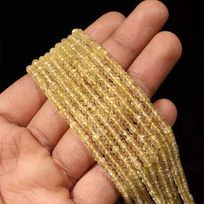 สีเหลือง