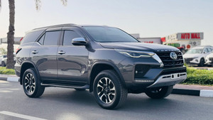 Compre Toyota Fortuner con volante a la derecha, coche de bajo kilometraje a la venta, envío rápido, precio competitivo - Product Image 6