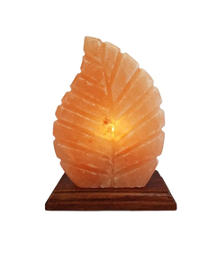 Lámpara de sal rosa del Himalaya tallada en hojas con base de madera orgánica para decoración del hogar y Ambiente de bienestar artesanal natural - Product Image 2