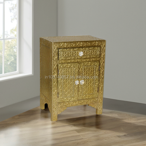 ตู้ข้างเตียงหรูหราทันสมัย ลวดลายทองเหลืองและไม้ สำหรับห้องนอนหรือห้องนั่งเล่น เฟอร์นิเจอร์บ้าน-วัสดุโลหะ - Product Image 3