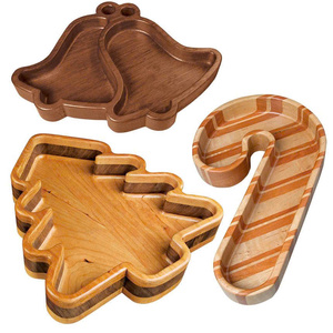 Bandeja de madera con diseño navideño Decoración festiva rústica para el hogar o el café - Product Image 2