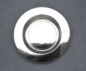 Assiettes de présentation en métal au design élégant pour restaurants et hôtels, assiette de présentation ronde en argent poli pour événements et repas à domicile - Product Image 1