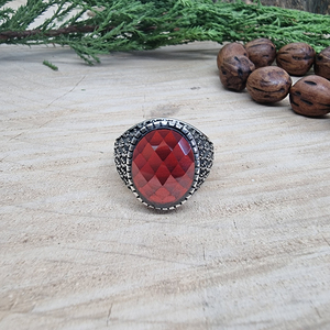 Anillo Turco para Hombre de Plata de Ley 925 con Circonita Roja Grande Hecha a Mano, Baño de Rodio Negro y Engaste de Garras - Regalo de Moda - Product Image 3