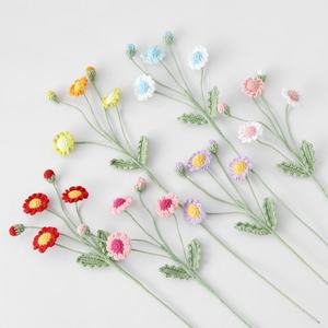 Bouquet de marguerites multi-têtes au crochet, dégradé de couleurs unies, pour décoration intérieure et photographie de mariage - Product Image 5