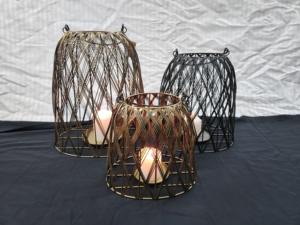Lanterne en métal en fer vintage faite à la main lampe suspendue personnalisable avec boîte à bougies en verre pour la décoration de Noël à la maison et en plein air - Product Image 2