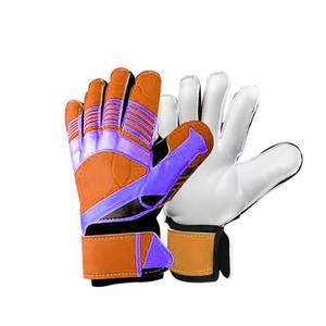 Gants de gardien de but de football personnalisables pour jeunes 4mm receveur de football rembourré de sport respirant en latex allemand pour une utilisation en extérieur - Product Image 5