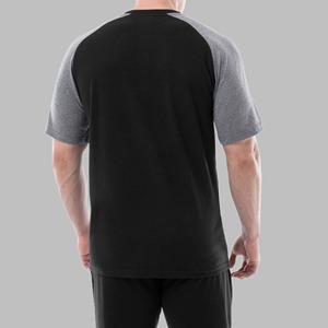 เสื้อยืดผู้ชายทรงหลวมมีกระดุม3เม็ดสีทรงโอเวอร์ไซส์ทำจากผ้าฝ้าย100% - Product Image 3