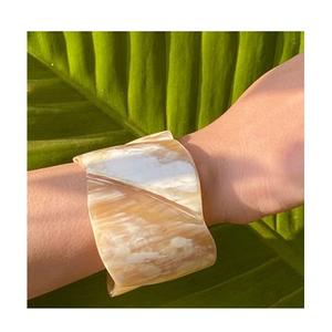 Pulseras y Brazaletes de Bisutería, Joyería Artesanal de Cuerno Antiguo, Brazalete de Estilo Inglés para Mujeres y Niñas, Brazalete de Moda Antiguo - Product Image 1