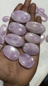 Lot de pierres précieuses de Cabochon de Kunzite de qualité supérieure pour la fabrication de bijoux Prix de gros Lot de Cabochon Pierre précieuse violette y Pierre de Kunzite, - Product Image 4