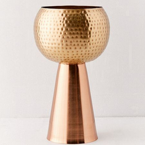 แจกันดอกไม้ตั้งโต๊ะอะลูมิเนียมดีไซน์ทันสมัยแบบตอกลาย TQC  ตกแต่งด้วยสีทอง เป็นมิตรกับสิ่งแวดล้อม เหมาะสำหรับตกแต่งห้องนั่งเล่นและห้องนอน - Product Image 1