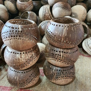 Portavelas de Arte de cáscara de coco ecológico hecho a mano, decoración única para el hogar y regalo de San Valentín, cuencos de coco impresos - Product Image 1