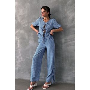 Pantalones de mezcla de algodón y lino a cuadros azules TOPSHOW de corte regular al por mayor para mujer - Pantalones casuales con cintura elástica - Product Image 2