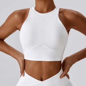 Soutien-gorge de sport à soutien élevé pour femme avec dos croisé réglable et bonnets rembourrés pour une performance maximale de confort - Product Image 3