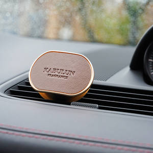 Difusor de Aroma para Auto de Lujo Moderno Carbron con Fragancias de Naranja, Rosa y Lavanda, Material de Vidrio y Plástico para Aromatizar el Hogar - Product Image 6