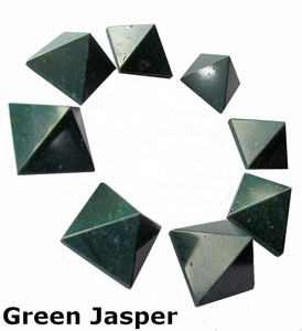 Pyramide de jaspe vert divin Ultime Feng Shui Harmonie Pierre Inde Artisan Cristal Figurine pour le succès de positivité Paix intérieure - Product Image 2