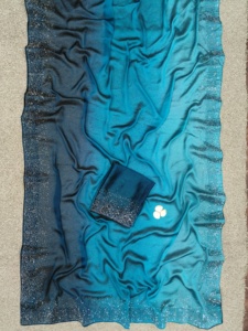 Robe attrayante dernière collection de chemisier saree à rembourrage 3D Rangoli de qualité lourde avec diamant Swarovski lourd à vendre - Product Image 2