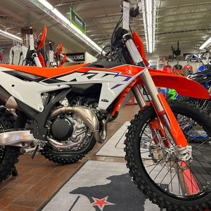 NUEVAS Motocicletas KTM 450 SX-F 2023 - Product Image 2