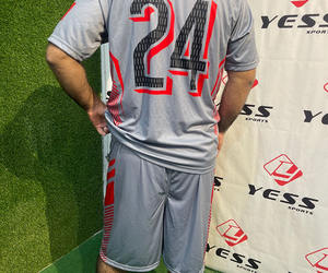 Uniformes de Fútbol de Poliéster Sublimado de Primera Calidad, Diseño de Logotipo Personalizado, Precio al por Mayor OEM, Conjuntos de Diferentes Estilos - Product Image 5