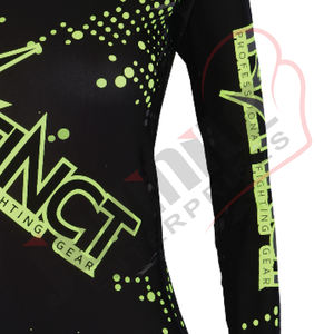 Rashguard MMA à col rond avec logo personnalisé, design personnalisé, tissu sublimé anti-UV, sans compression, pour femmes - Product Image 5