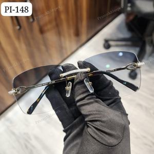 Lunettes de soleil de luxe en diamant moissanite de formes rectangulaires personnalisées Dernières tendances Style Hip Hop en direct des fournisseurs indiens - Product Image 1