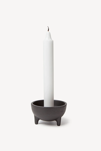 OMG Industries candelabro de hierro fundido negro, candelabro de mesa decorativo para decoración del hogar y uso de velas cónicas - Product Image 2