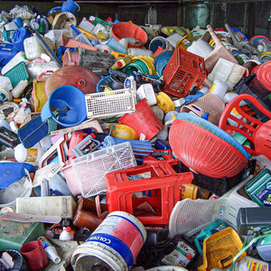 Plástico Reciclado - Fibras de Grado Deportivo y para Moldeo en Venta - Product Image 1