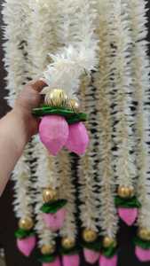 Guirlande de fleurs artificielles de jasmin et de lotus pour les célébrations de mariage et de fête Seemantham Mangalasnanam Decor - Product Image 4