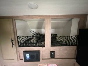 F-o-r-e--s-t R-i-v-e-r No Boundaries 10.6 d'occasion 2022 - Product Image 2