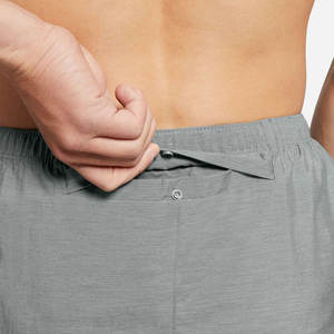 Shorts de basket-ball personnalisés pour hommes, shorts de sport de course à pied à la mode, vêtements de sport de couleur unie à motif uni - Product Image 4