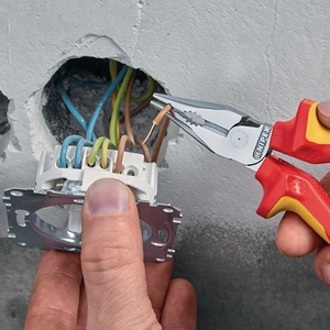 Pince à bec effilé combinée KNIPEX certifiée VDE 145 mm avec poignées multi-composants chromées pour la pêche - Product Image 6