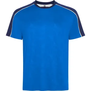 Set Sportivo Personalizzato Titan con Magliette Promozionali per Appassionati di Sport - Product Image 1