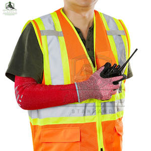 เสื้อกั๊กนิรภัย LED กันน้ำมาตรฐาน ANSI Class 1 ขายดี พร้อมโลโก้สั่งทำได้ ไซส์ใหญ่สำหรับผู้ใหญ่ ชุดทำงานกลางแจ้ง คุณภาพสูง - Product Image 3